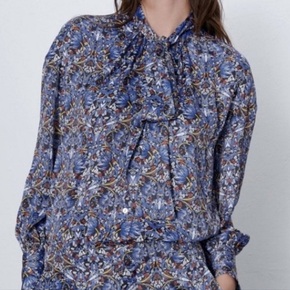 🇪🇦 Zara Blue Floral Paisley Long Sleeve Satin Blouse with Bow - Picture 15 of 16
